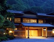 Nghỉ đêm ở khách sạn cổ nhất thế giới Nishiyama Onsen Keiunkan