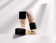 BST kem nền NARS Foundation Your Way giúp làn da phản chiếu ánh sáng