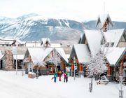 Du lịch đi bộ trên băng và leo băng tại Maligne Canyon, Jasper