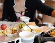 Người sống lâu không bao giờ làm 3 việc ngay lúc thức dậy, 3 việc sau bữa ăn và 3 việc trước khi đi ngủ