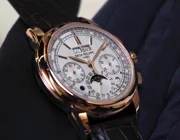 Cách phân biệt đồng hồ Patek Philippe chính hãng