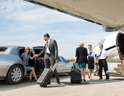 Tiếp viên hàng không kể bí mật chuyện phục vụ giới siêu giàu