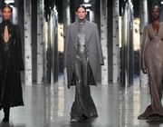 BST Thu Đông 2023 Michael Kors sang trọng cùng monochrome