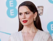 Mỹ nhân Marvel diện đầm Công Trí ở BAFTA