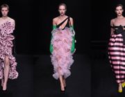 Valentino Haute Couture Xuân Hè 2023 vũ trụ may đo thủ công cao cấp
