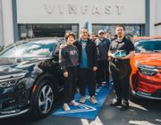 VinFast bàn giao lô xe VinFast VF8 tới tay khách hàng Mỹ
