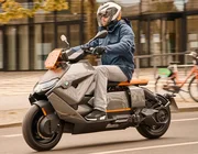 Xe maxi scooter BMW CE 04 chạy điện cập bến thị trường Đông Nam Á