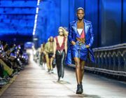 Louis Vuitton Pre-Fall 2023: Đổi mới để hướng về đương đại
