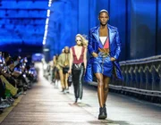 Louis Vuitton Pre-Fall 2023: Đổi mới để hướng về đương đại