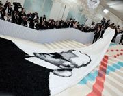 Dàn sao nam tôn vinh di sản của Karl Lagerfeld tại Met Gala 2023