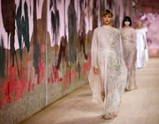 Christian Dior Couture Thu Đông 2023 -  Cảm hứng từ Nữ thần đương đại