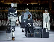 Thom Browne Couture Winter 2023: Bước chân vào lịch thời trang cao cấp