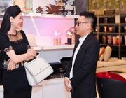 Doanh nhân Thuỷ Tiên quý phái trong đêm tiệc ánh sáng Barovier & Toso