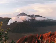 Du lịch Indonesia: Trekking núi lửa Bromo, thác Tumpak Sewu và núi lửa xanh Ijen