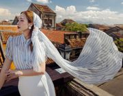 Khả Ngân cùng thời trang Elise cuốn hút trong từng khung hình