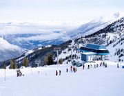 Tour du lịch Canada vui chơi ở khu trượt tuyết nhộn nhịp nhất Bắc Mỹ