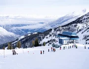 Tour du lịch Canada vui chơi ở khu trượt tuyết nhộn nhịp nhất Bắc Mỹ
