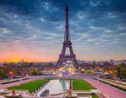 Tháp Eiffel – Biểu tượng từng bị ruồng bỏ của nước Pháp