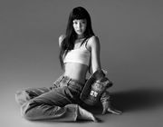 9 cách diện đồ denim cuốn hút như cô nàng Jennie Kim