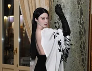 Phạm Băng Băng đổi mốt liên tục khi tới Tây Ban Nha làm giám khảo
