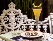 Cách làm 1 ly rượu French 75 kiểu Pháp có gì đặc biệt?