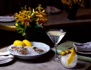 Sự kết hợp giữa hàu và cocktail