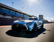 Vạn lý tốc độ - hơi thở của mãnh thú Mercedes-AMG GT2 697 mã lực