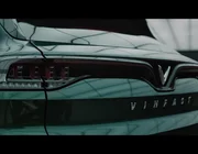 VinFast đăng đoạn video ngắn khiến dân mạng Việt và quốc tế choáng: Cứ ngỡ đang xem phim hành động