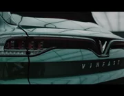 VinFast đăng đoạn video ngắn khiến dân mạng Việt và quốc tế choáng: Cứ ngỡ đang xem phim hành động