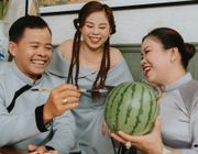 Tiktoker Phan Yến Nhi cùng gia đình diện áo dài Hà Thanh Huy đón Tết