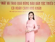 Hoa hậu Hoàng Thanh Nga chăm chỉ hoạt động thiện nguyện cuối năm