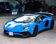 Bắt gặp Lamborghini Aventador SV Roadster màu xanh độc nhất Việt Nam