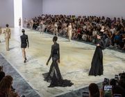 BST Fendi Haute Couture Xuân-Hè 2024: Fendi luôn hướng tới tương lai