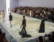 BST Fendi Haute Couture Xuân-Hè 2024: Fendi luôn hướng tới tương lai