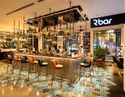 Một Sài Gòn tươi trẻ, sôi nổi, cuốn hút tại RBar và Viet Kitchen