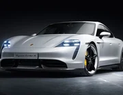 Porsche Taycan khiến Tesla Model S "hít khói toàn tập" trên đường đua Nürburgring