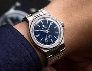 Đồng hồ Nivada Grenchen F77 phiên bản mặt đá Aventurine