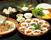 Khám phá ẩm thực bằng xích lô cùng tour Huế trong ngày