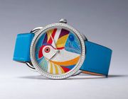 Khám phá bức tiểu hoạ chim toucan kỳ bí trên mẫu đồng hồ Arceau từ Hermès