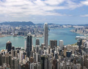 Hong Kong tiếp tục chiếm danh hiệu thành phố đắt đỏ nhất thế giới