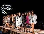 Louis Vuitton Spring 2025 – Cuộc gặp gỡ giữa thời đại Phục Hưng và khoa học viễn tưởng
