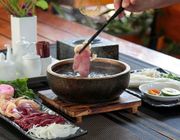 Phở bát đá Ngọc Sơn Palace Tinh hoa ẩm thực Việt