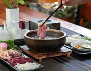 Phở bát đá Ngọc Sơn Palace Tinh hoa ẩm thực Việt