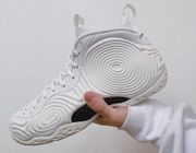 Nike cùng Comme des Garçons Homme Plus ra mắt siêu phẩm giày "vườn thiền"