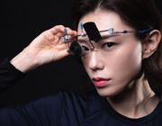 'Xạ thủ ngầu nhất hành tinh' bắt tay với Tesla, Louis Vuitton