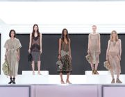 Fendi Xuân Hè 2025: Tôn vinh di sản 100 năm qua BST túi xách họa tiết Phục Hưng