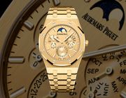 Đồng hồ vàng 18K nguyên khối 'siêu mỏng'