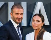 Lý do Victoria Beckham không bao giờ cười khi chụp ảnh