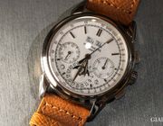 Cận cảnh đồng hồ Patek Philippe Perpetual Calendar Chronograph 5970G Vàng trắng