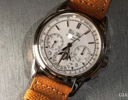 Cận cảnh đồng hồ Patek Philippe Perpetual Calendar Chronograph 5970G Vàng trắng